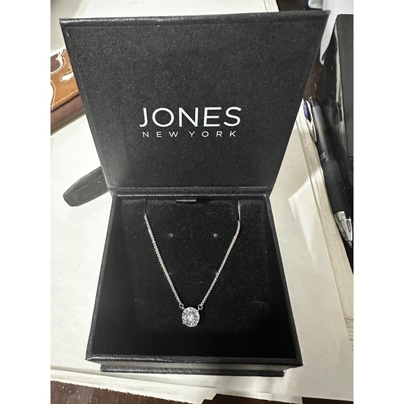 Jones New York NIB Elizabeth 8 mm Prong Set Cubic Zirconia Necklace - Picture 1 of 2